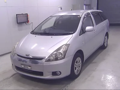 Toyota WISH  с аукциона в Японии