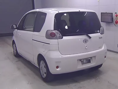 Toyota PORTE  с аукциона в Японии