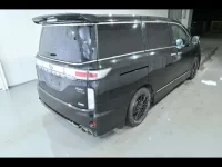 Nissan ELGRAND лот № 20295 оценка 3.5  с аукциона в Японии 2