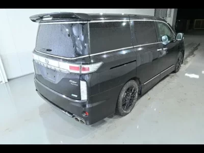 Nissan ELGRAND  с аукциона в Японии
