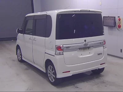 Daihatsu TANTO  с аукциона в Японии