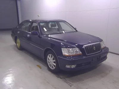 Toyota CROWN  с аукциона в Японии