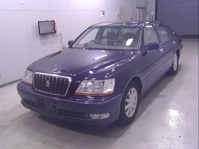 Toyota CROWN  с аукциона в Японии