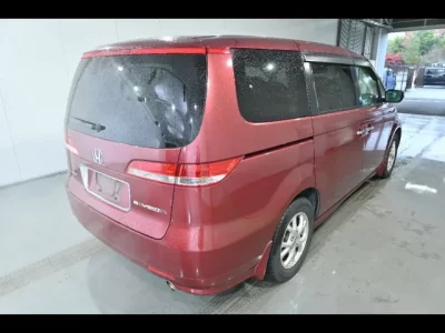 Honda ELYSION  с аукциона в Японии