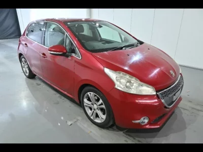 Peugeot 208  с аукциона в Японии