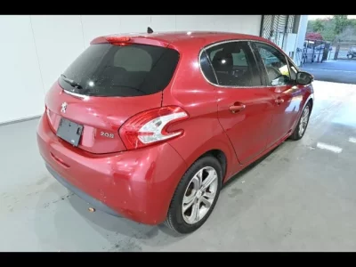 Peugeot 208  с аукциона в Японии