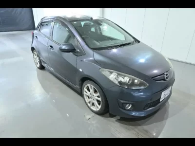 Mazda DEMIO  с аукциона в Японии