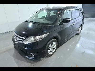 Honda ELYSION  с аукциона в Японии