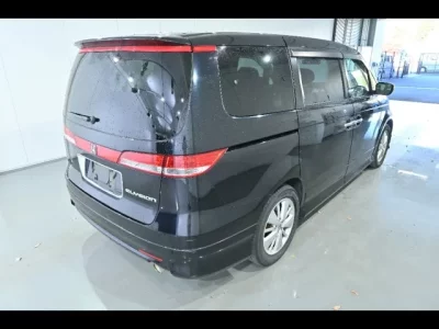 Honda ELYSION  с аукциона в Японии