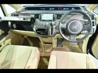 Honda STEP WAGON лот № 29180 оценка 3  с аукциона в Японии 4