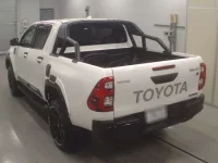 Toyota HILUX лот № 33001 оценка 4.5  с аукциона в Японии 5