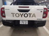 Toyota HILUX лот № 33001 оценка 4.5  с аукциона в Японии 8