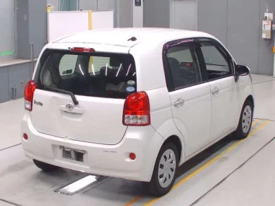 Toyota PORTE  с аукциона в Японии