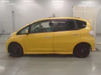 Honda FIT лот № 10014 оценка 4  с аукциона в Японии 3