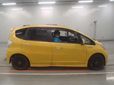 Honda FIT  с аукциона в Японии