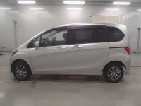 Honda FREED лот № 10021 оценка 4  с аукциона в Японии 3