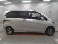 Honda FREED лот № 10021 оценка 4  с аукциона в Японии 2