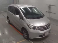 Honda FREED лот № 10021 оценка 4  с аукциона в Японии 4