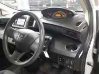 Honda FREED лот № 10021 оценка 4  с аукциона в Японии 6