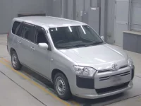 Toyota SUCCEED лот № 70030 оценка 3  с аукциона в Японии 4