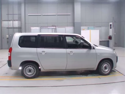 Toyota SUCCEED  с аукциона в Японии