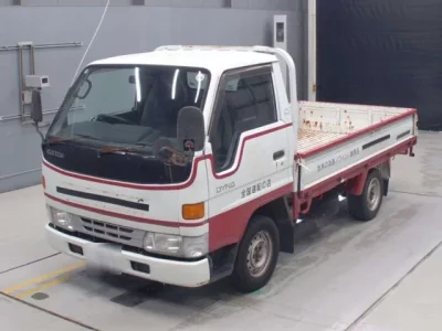 Toyota DYNA  с аукциона в Японии