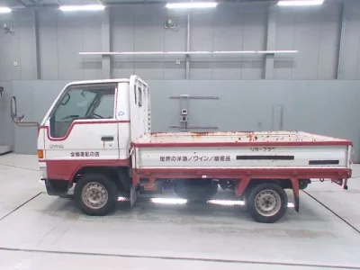 Toyota DYNA  с аукциона в Японии