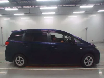 Toyota WISH  с аукциона в Японии