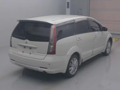 Mitsubishi GRANDIS