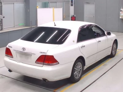 Toyota CROWN  с аукциона в Японии