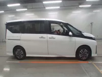 Nissan SERENA лот № 36030 оценка 4  с аукциона в Японии 2