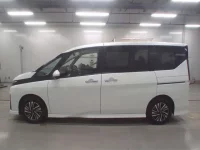 Nissan SERENA лот № 36030 оценка 4  с аукциона в Японии 3