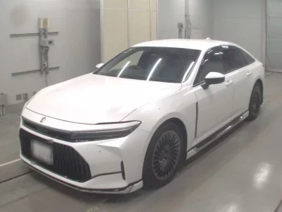 Toyota CROWN  с аукциона в Японии