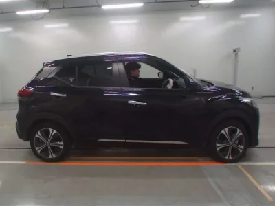 Nissan KIX  с аукциона в Японии