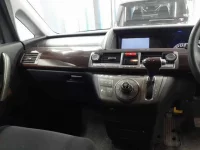 Honda ELYSION лот № 10075 оценка 3.5  с аукциона в Японии 8