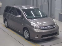 Toyota ISIS лот № 70072 оценка 3.5  с аукциона в Японии 4