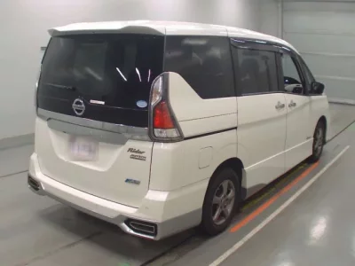 Nissan SERENA  с аукциона в Японии