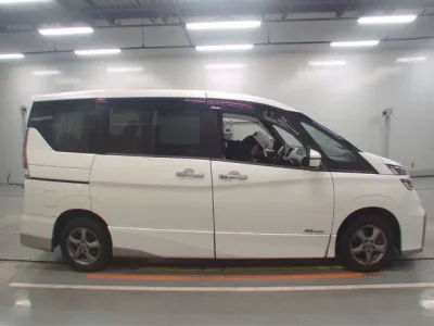 Nissan SERENA  с аукциона в Японии