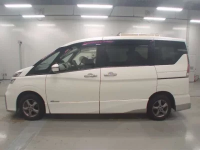 Nissan SERENA  с аукциона в Японии