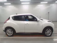 Nissan JUKE лот № 10101 оценка 4  с аукциона в Японии 2