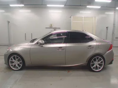 Lexus IS  с аукциона в Японии