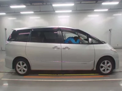 Toyota ESTIMA HYBRID