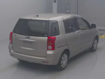 Toyota RAUM  с аукциона в Японии