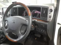 Nissan ELGRAND лот № 10119 оценка 4  с аукциона в Японии 6