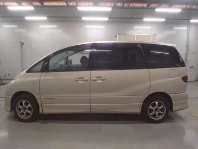 Toyota ESTIMA  с аукциона в Японии