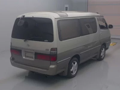 Toyota HIACE  с аукциона в Японии