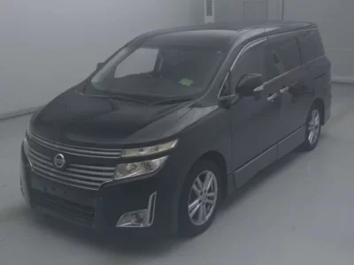 Nissan ELGRAND  с аукциона в Японии