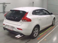 Volvo V40 лот № 10194 оценка 3  с аукциона в Японии 1