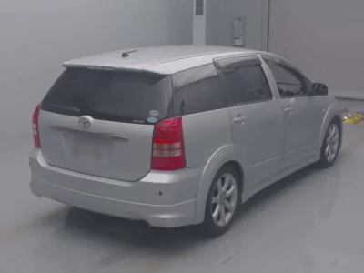 Toyota WISH  с аукциона в Японии