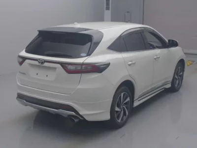 Toyota HARRIER  с аукциона в Японии